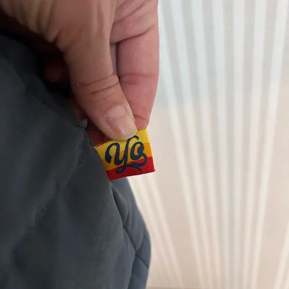 Yo Colorado Epic Fader Puffer Vest Unisex Hooded Size Medium NEW - Picture 8 of 13